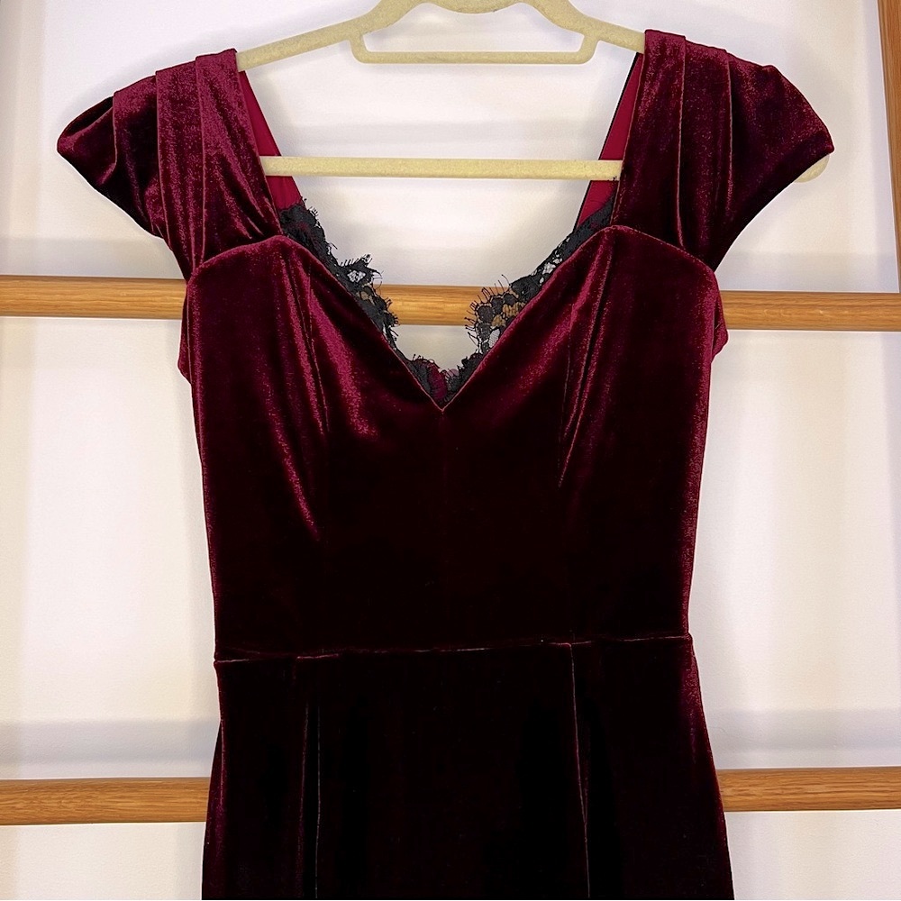 Pin Up Style Velvet Off-Shoulder Dress - Burgundy